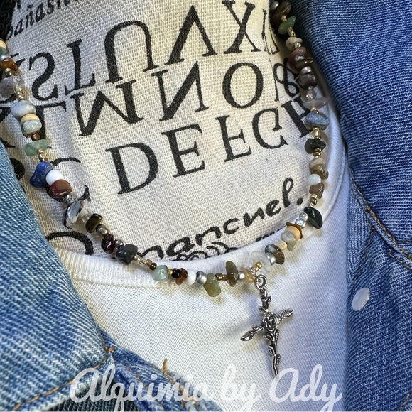 Indian agate beaded silver cross necklace - Picture 3 of 3